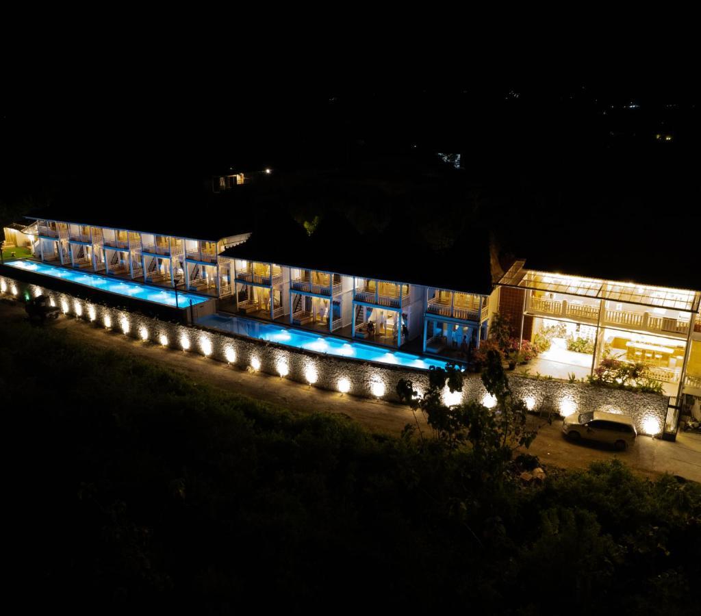 Mambo Hill Resort Toyapakeh Zewnętrze zdjęcie